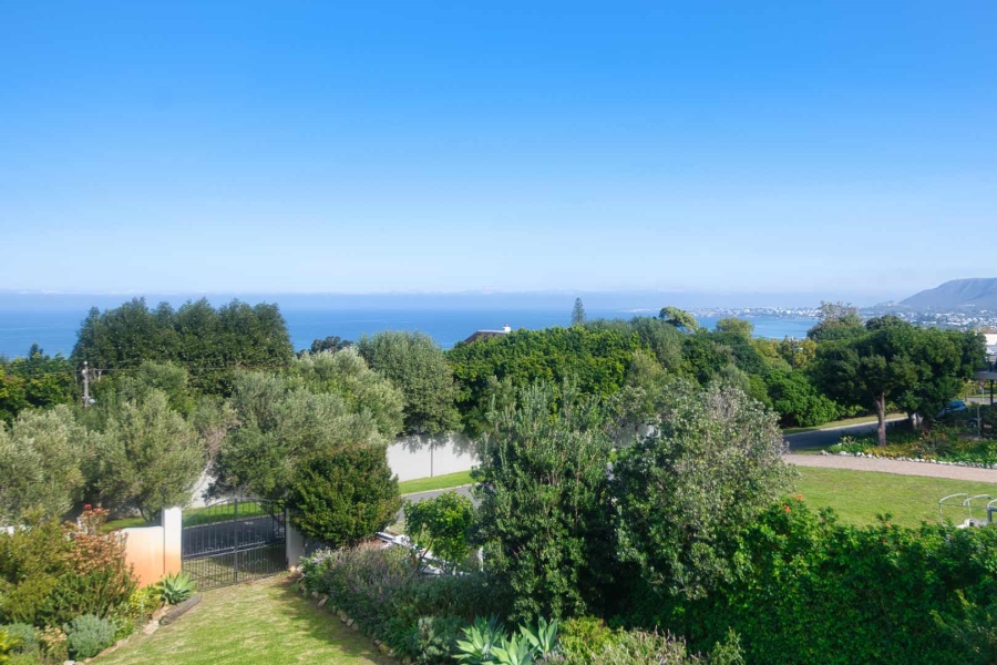 7 Bedroom Property for Sale in Voelklip Western Cape